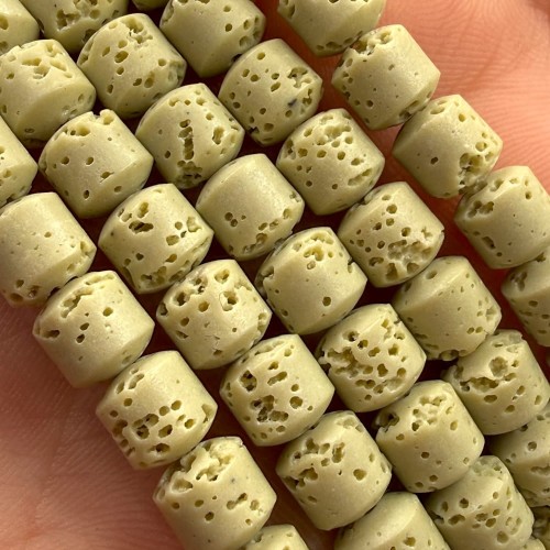 Lawa Pistacjowa / walec / ok. 6x6mm