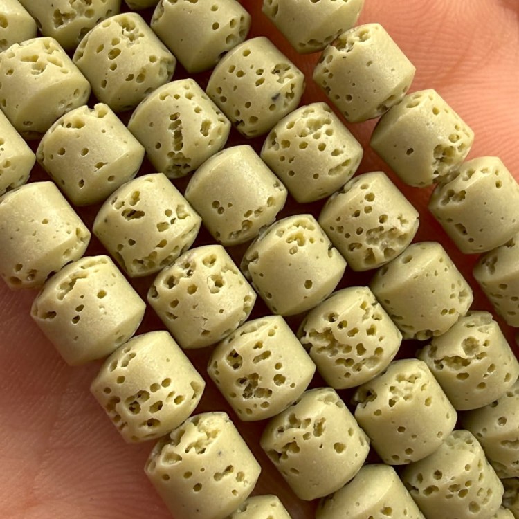 Lawa Pistacjowa / walec / ok. 6x6mm