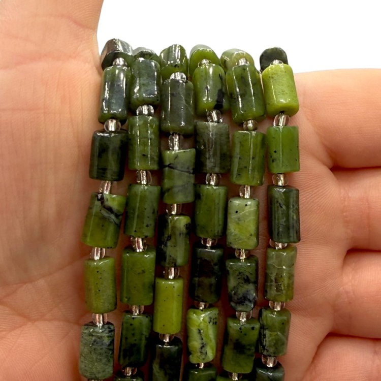 Jadeit Kanadyjski / walec / ok. 7x11mm