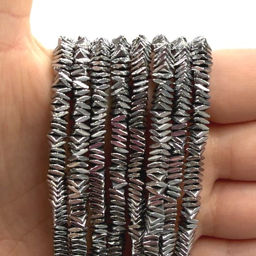 Hematyt Poduszka / kolor srebrny / ok. 4x1mm