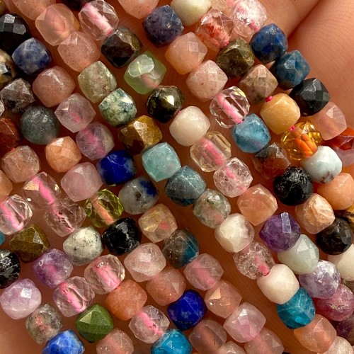 MIX Kamieni / kostka fasetowana / ok. 4x4mm