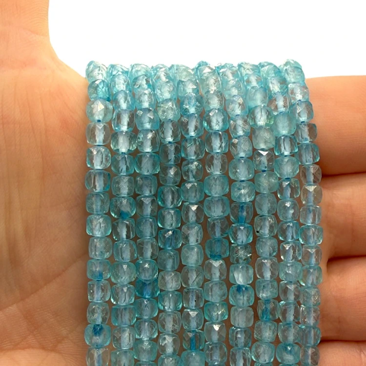 Topaz Błękitny Ciemny / kostka fasetowana / ok. 4x4mm
