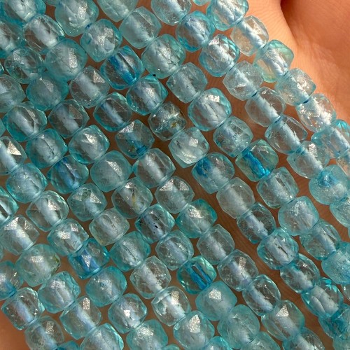 Topaz Błękitny Ciemny / kostka fasetowana / ok. 4x4mm