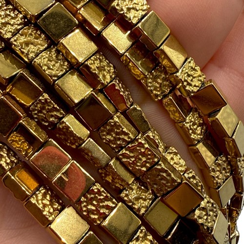 Hematyt Kwadrat z Teksturą / kolor ciepłe złoto / ok. 6x3mm