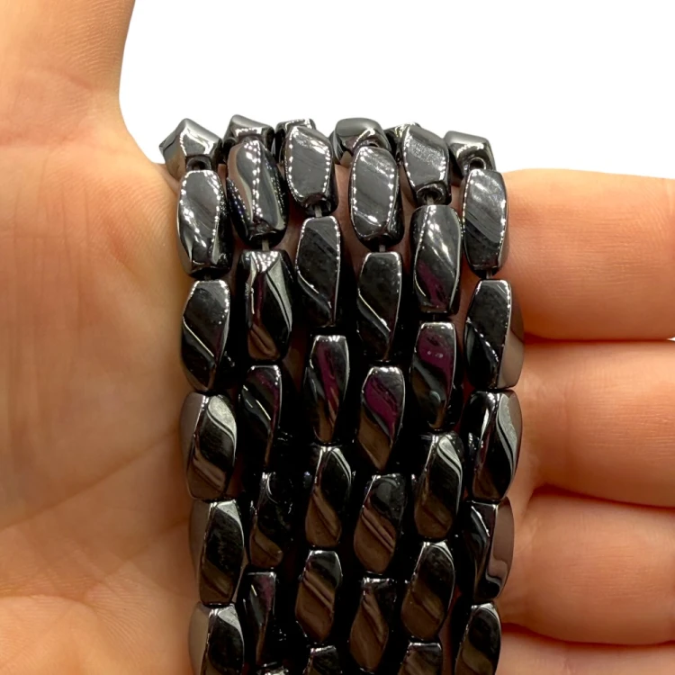 Hematyt Prostopadłościan skręcony / kolor czarny / ok. 6x12mm