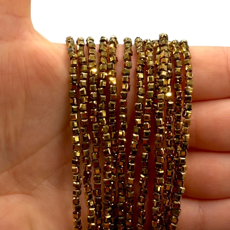 Hematyt Kostka / kolor ciepłe złoto / ok. 2,5x2,5mm