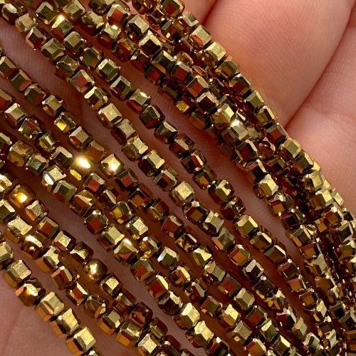 Hematyt Kostka / kolor ciepłe złoto / ok. 2,5x2,5mm