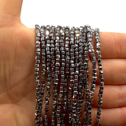 Hematyt Kostka / kolor srebrny / ok. 2,5x2,5mm