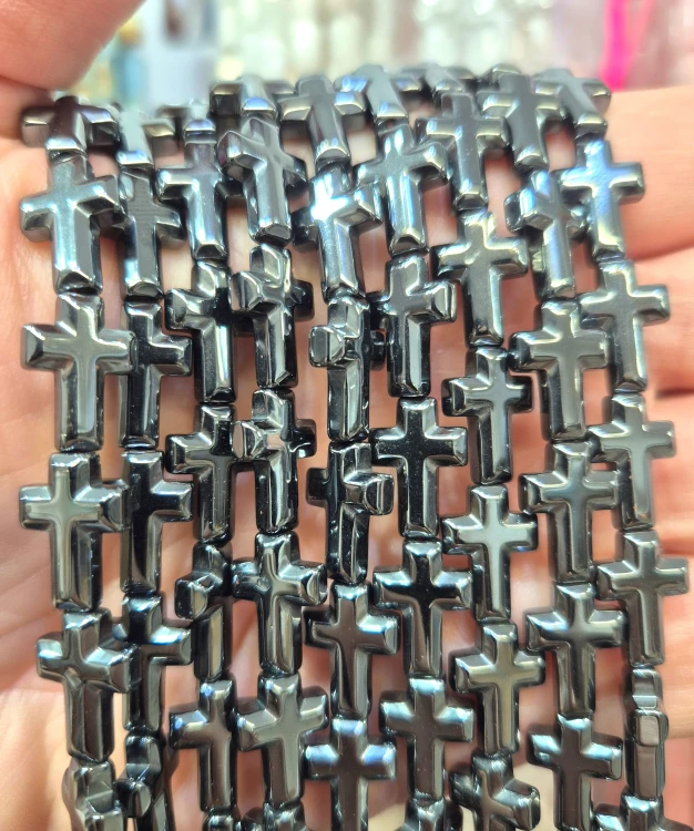 Hematyt krzyżyk zaokrąglony / kolor czarny / ok. 10x14mm
