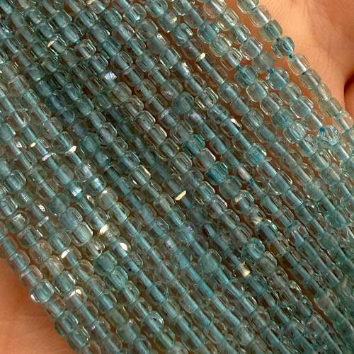 Apatyt / kostka fasetowana / ok. 2x2mm