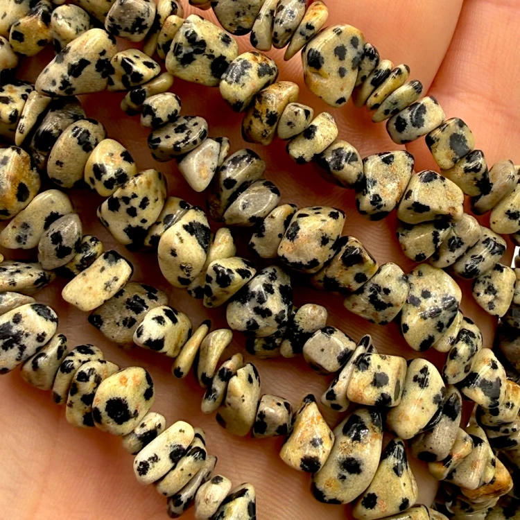 Jaspis Dalmatyński / sieczka - 80 cm gładka / ok. 7x5mm