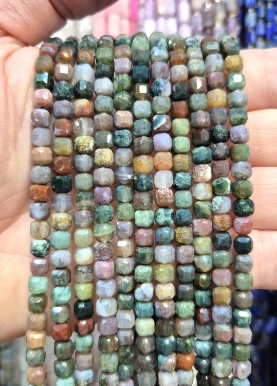 Agat Indyjski / kostka fasetowana / ok. 5x5mm