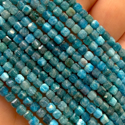 Apatyt Niebieski / kostka fasetowana / ok. 3x3mm