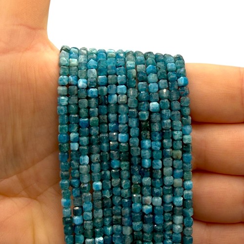 Apatyt Niebieski / kostka fasetowana / ok. 3x3mm