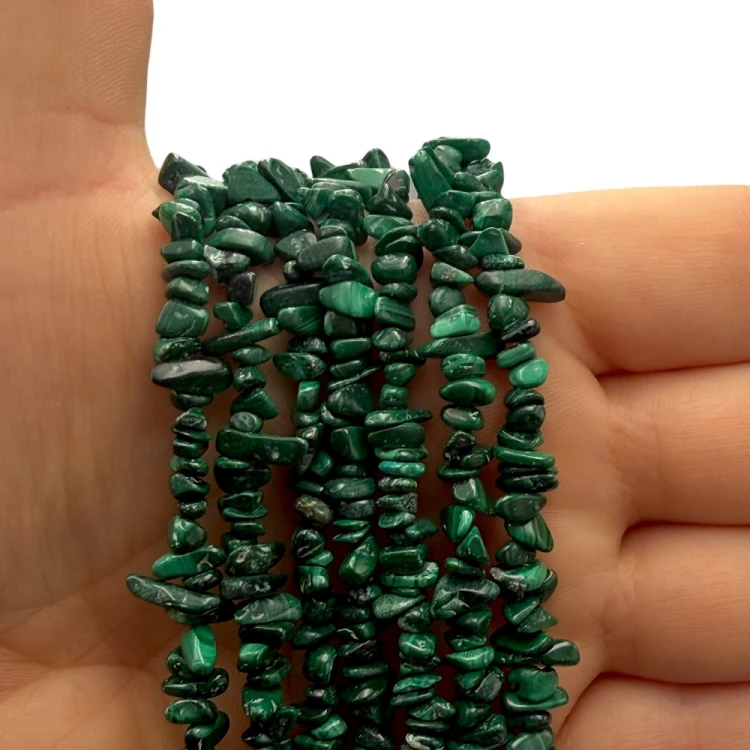Malachit / sieczka - 80 cm gładka / ok. 3x5mm