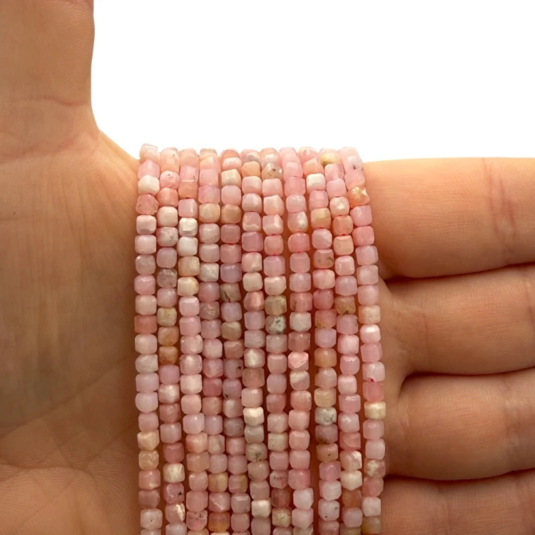 Opal Peruwiański / kostka fasetowana / ok. 3x3mm