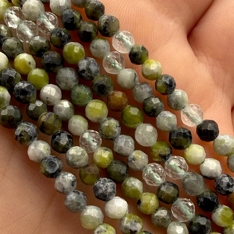 Chalcedon Mix / kulka fasetowana / ok. 4mm