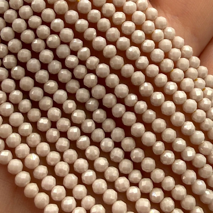 Cyrkon Mleczny / kulka fasetowana / ok. 3mm
