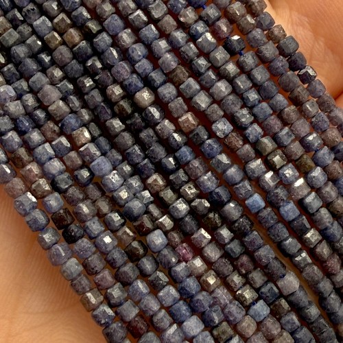 Szafir / kostka fasetowana / ok. 2x2mm