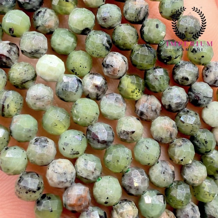 Jadeit kanadyjski / kulka fasetowana / ok. 4 mm