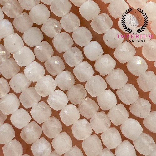 Kamień księżycowy jasny / kostka fasetowana / ok. 4x4mm