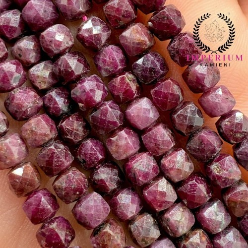 Rubin ciemny diamentowy / kostka fasetowana / ok. 4x4 mm