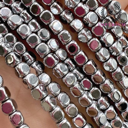 Hematyt kostka / kolor srebrny / ok. 4x4mm