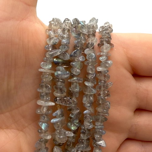 Labradoryt jasny / sieczka - 80 cm gładka / ok. 3x5mm