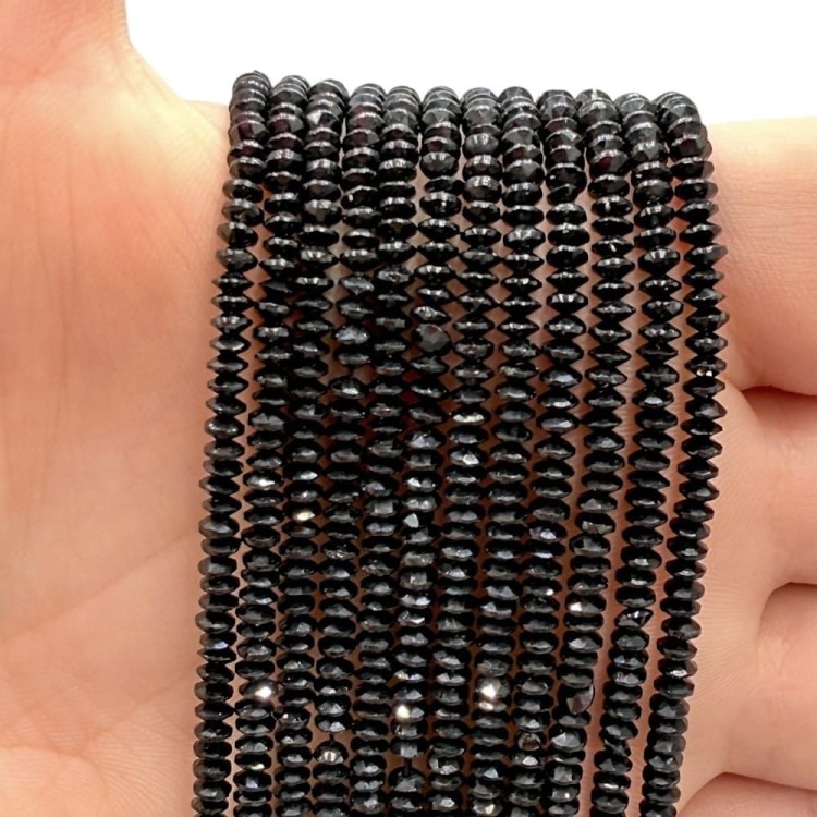 Spinel / dysk / ok. 3 x 1mm