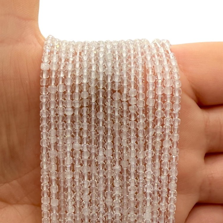 Kryształ Górski / kostka fasetowana / ok. 2x2mm