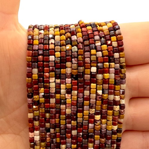 Mokait / kostka fasetowana / ok. 2x2mm