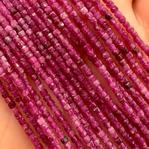 Rubin Ciemny / kostka fasetowana / ok. 2x2mm