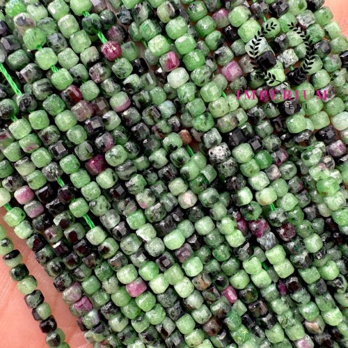 Zoisyt / kostka fasetowana / ok. 2x2mm