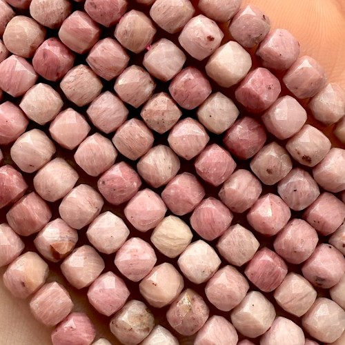 Rodonit / kostka fasetowana / ok. 4x4mm