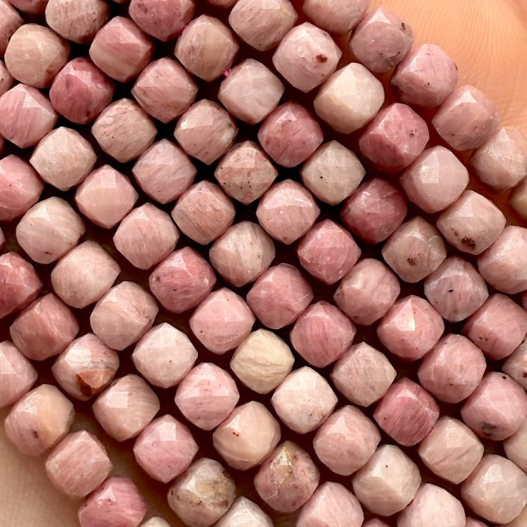 Rodonit / kostka fasetowana / ok. 4x4mm