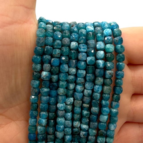 Apatyt Niebieski / kostka fasetowana / ok. 4x4mm