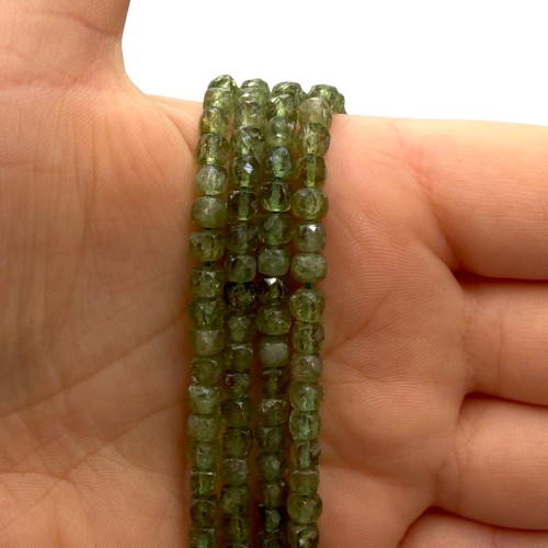 Apatyt Zielony / kostka fasetowana / ok. 4x4mm