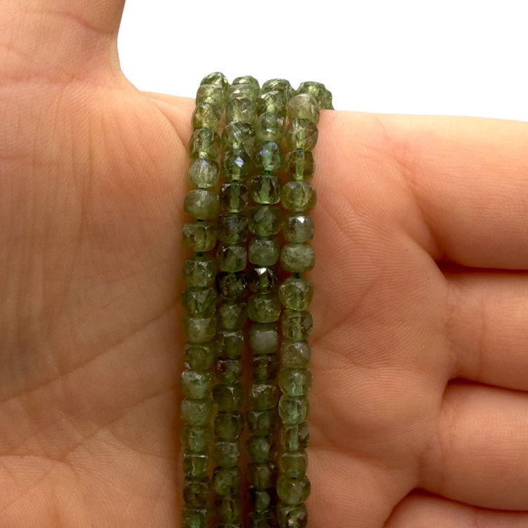 Apatyt Zielony / kostka fasetowana / ok. 4x4mm